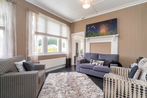 Photo of property in 10 Hill Street, Lawrence, 9532