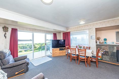 Photo of property in 107 Karaka Street, Castlecliff, Whanganui, 4501