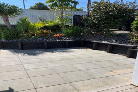 Photo of property in 2/40 Killarney Avenue, Torbay, Auckland, 0630