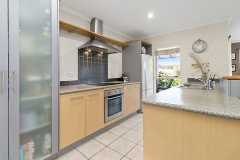 Photo of property in 154 Wattle Farm Road, Wattle Downs, Auckland, 2103