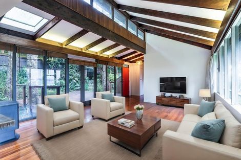 Photo of property in 10 Rangiwai Road, Titirangi, Auckland, 0604