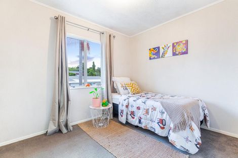 Photo of property in 18 Alidade Place, Massey, Auckland, 0614