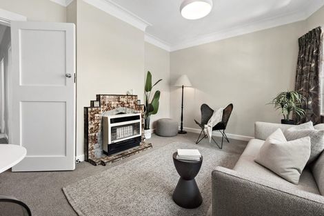 Photo of property in 20e Portland Crescent, Thorndon, Wellington, 6011