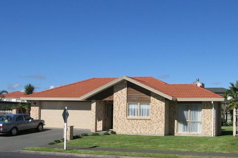 Photo of property in 31 Harbour View Road, Te Atatu Peninsula, Auckland, 0610