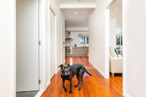 Photo of property in 1/27 Summer Street, Stanley Point, Auckland, 0624