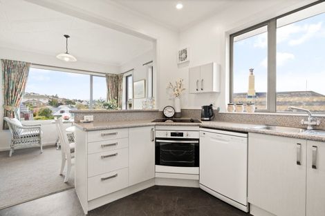 Photo of property in 10 Jubilee Street, Belleknowes, Dunedin, 9011