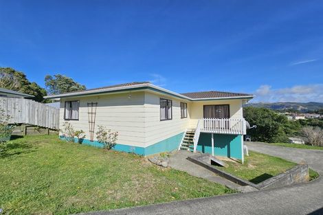 Photo of property in 34 Northumberland Street, Cannons Creek, Porirua, 5024