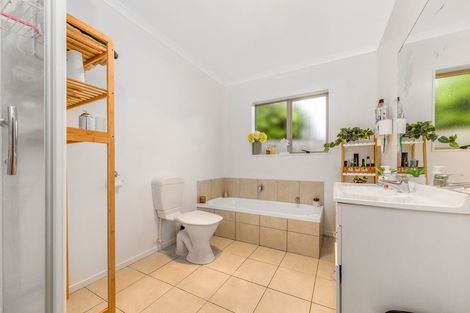 Photo of property in 9 Neesons Way, Glendene, Auckland, 0602