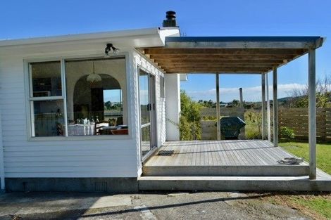 Photo of property in 2b Mahoe Street, Otaki Beach, Otaki, 5512