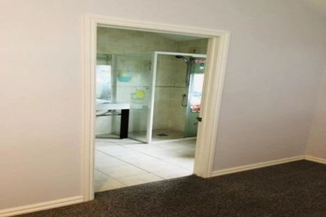 Photo of property in 1c Moore Street, Hillcrest, Auckland, 0627