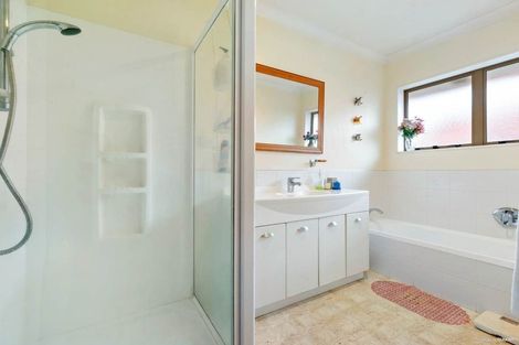 Photo of property in 15 Prictor Street, Papakura, 2110