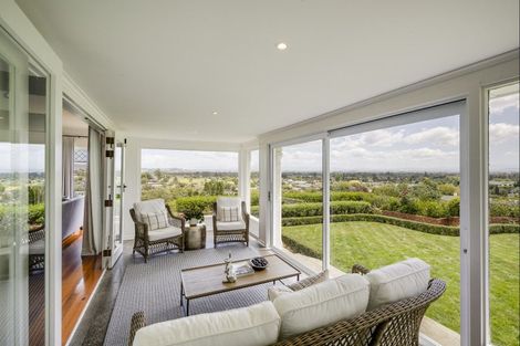 Photo of property in 44 Busby Hill, Havelock North, 4130