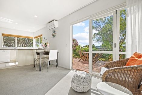 Photo of property in 1/46 Blakeborough Drive, Forrest Hill, Auckland, 0620