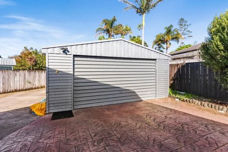 Photo of property in 42 Pinehurst Place, Wattle Downs, Auckland, 2103
