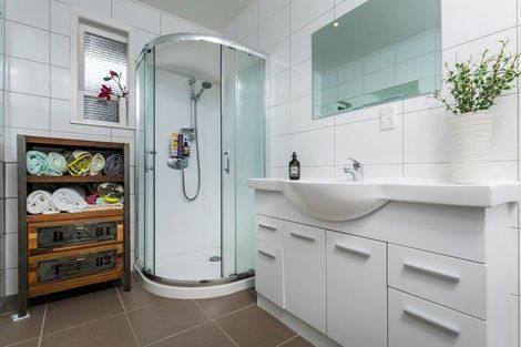 Photo of property in 2a Elizabeth Street, Orewa, 0931