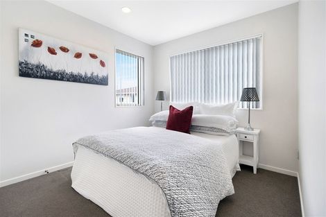 Photo of property in 30a Seaview Road, Glenfield, Auckland, 0629