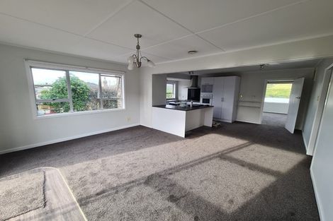 Photo of property in 94 Omata Road, Marfell, New Plymouth, 4310