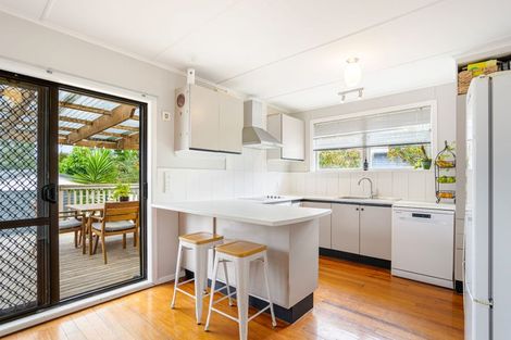 Photo of property in 14 Thomas Avenue, Te Atatu Peninsula, Auckland, 0610