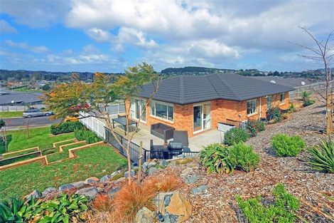 Photo of property in 17 Bob Craig Place, Pukekohe, 2120
