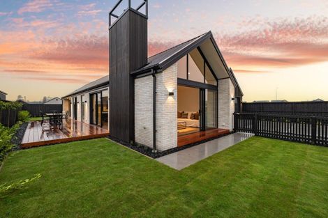 Photo of property in 19 Perehia Mews, Marshland, Christchurch, 8083