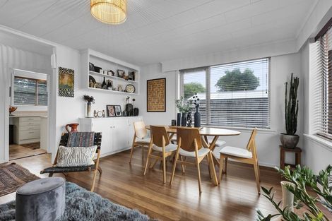 Photo of property in 3/10 Shortland Street, Lower Vogeltown, New Plymouth, 4310