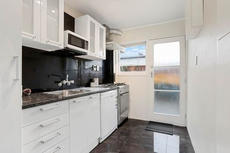 Photo of property in 11/5 Keeling Road, Henderson, Auckland, 0612