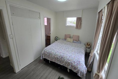 Photo of property in 15 Sherwood Avenue, Te Atatu South, Auckland, 0610
