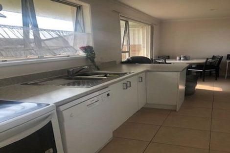 Photo of property in 1/281 Sunset Road, Sunnynook, Auckland, 0632