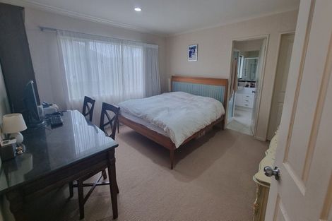 Photo of property in 4 Oswald Close, Flat Bush, Auckland, 2016