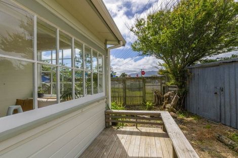 Photo of property in 69 Waimea Road, Waikanae Beach, Waikanae, 5036