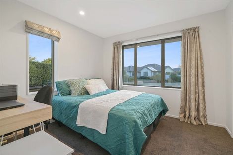 Photo of property in 8 Belgrove Place, Parklands, Christchurch, 8083