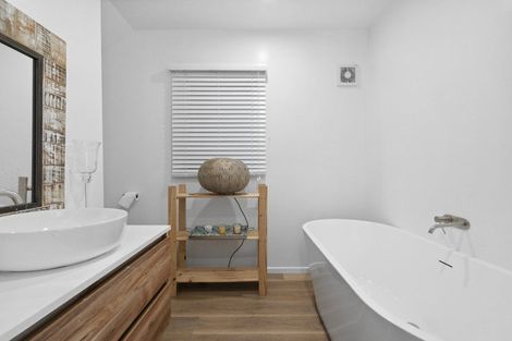 Photo of property in 78 Grays Road, Camborne, Porirua, 5026