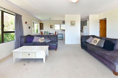 Photo of property in 23b Holiday Road, Stanmore Bay, Whangaparaoa, 0932