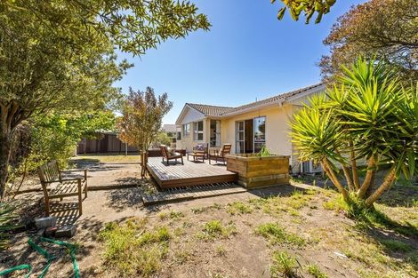 Photo of property in 10 Sophora Place, Parklands, Christchurch, 8083