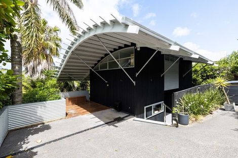 Photo of property in 50a Colonial Road, Birkenhead, Auckland, 0626