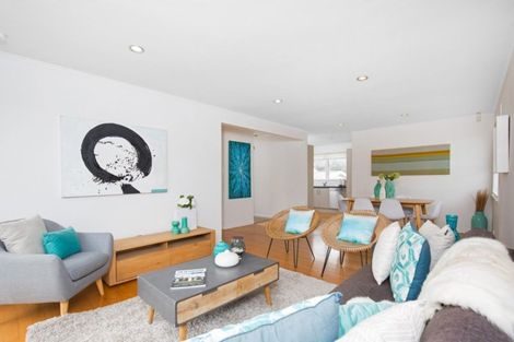 Photo of property in 1/19 Becroft Drive, Forrest Hill, Auckland, 0620