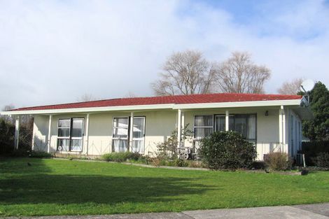 Photo of property in 15 Sandstrom Grove, Feilding, 4702