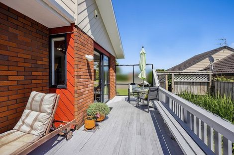 Photo of property in 23 Veale Road, Frankleigh Park, New Plymouth, 4310