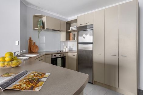 Photo of property in Paramount Apartments, 15/281 Maunganui Road, Mount Maunganui, 3116