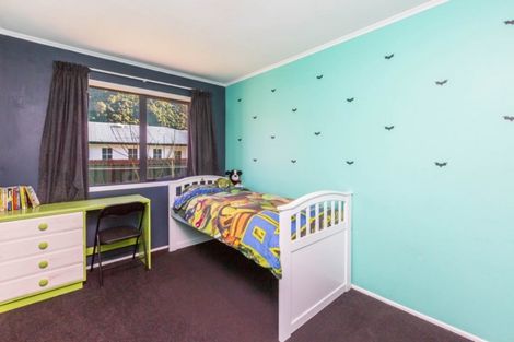 Photo of property in 13 Gemstone Drive, Birchville, Upper Hutt, 5018