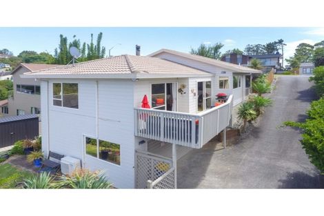 Photo of property in 1/272 Glamorgan Drive, Northcross, Auckland, 0630