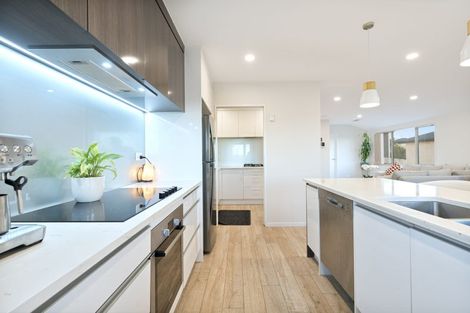 Photo of property in 64 Cirrus Way, Ranui, Auckland, 0612