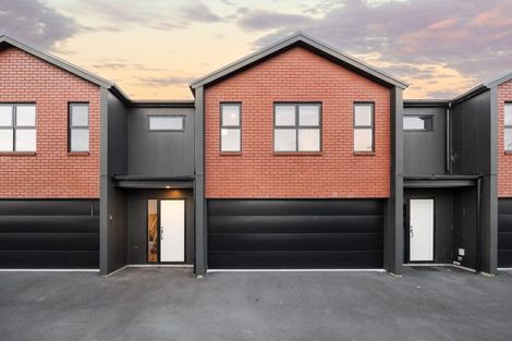 Photo of property in 1-5/5 Charlemont Street, Whitiora, Hamilton, 3200