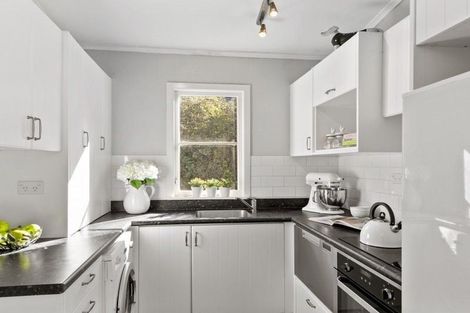 Photo of property in 7 Omar Street, Khandallah, Wellington, 6035