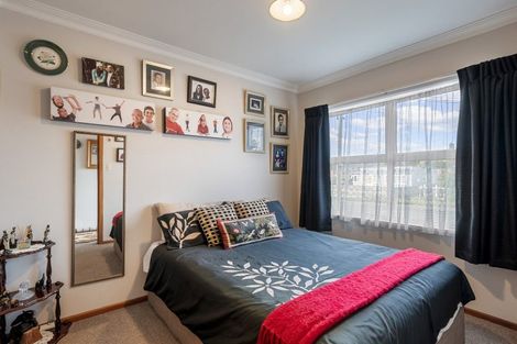 Photo of property in 75 Winchester Street, Levin, 5510