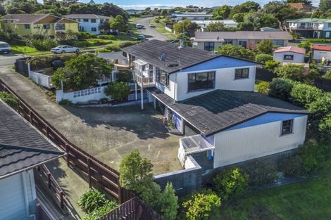 Photo of property in 13 Pennant Grove, Titahi Bay, Porirua, 5022