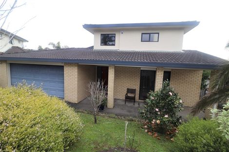 Photo of property in 16 Crimson Park, Oteha, Auckland, 0632