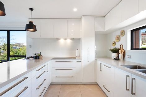 Photo of property in 1 Newhaven Terrace, Mairangi Bay, Auckland, 0630