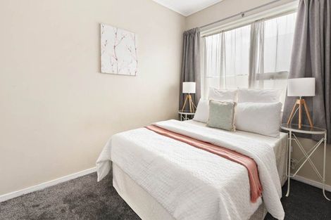 Photo of property in 2/118 Lynwood Road, New Lynn, Auckland, 0600