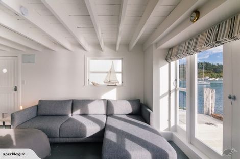 Photo of property in 18c Trevor Terrace, Paremata, Porirua, 5024